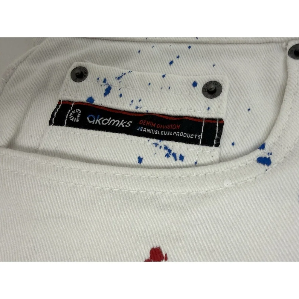 NWT Size 30 Men's Jeanius Akademiks Shorts White Denim Paint Splattered